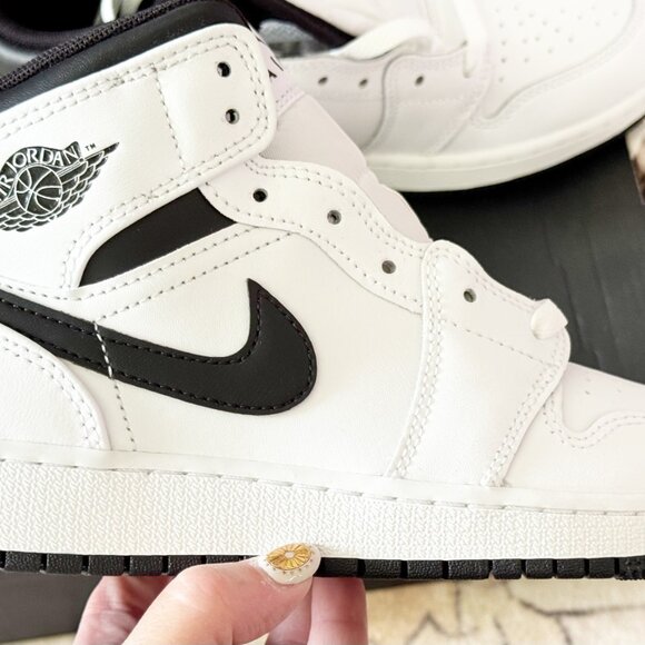 Air Jordan 1 Mid White Black Sneakers | Big Kids Size 5Y (Women’s 6.5) - Picture 10 of 14